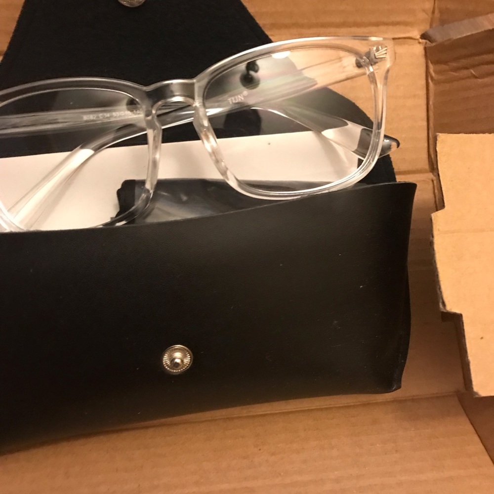 Tijn clear plastic sunglasses